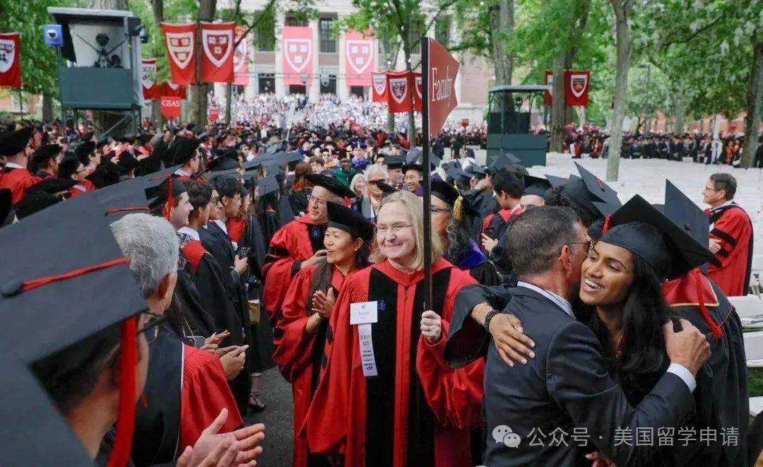 讲的中国女生蒋雨融来自青岛英高毕业本科就