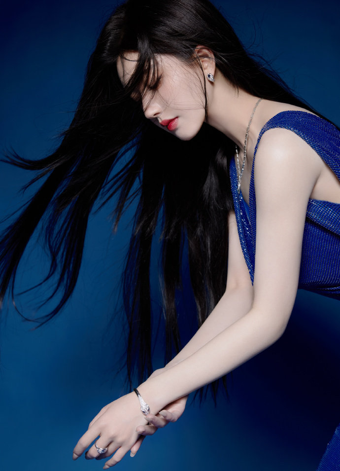 扶着洗衣机我从后面凯发K8登录姐姐